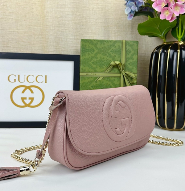 激安グッチバッグコピー背面デザイン
